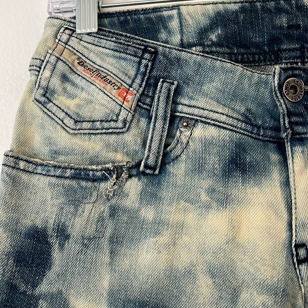 Diesel Industry Women’s Magic Jeans Size W24 L32 Distressed with Patchwork - Picture 4 of 10